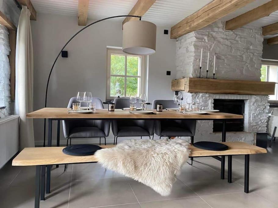 Charmante Maison De Vacances Vaux-sur-Sure エクステリア 写真