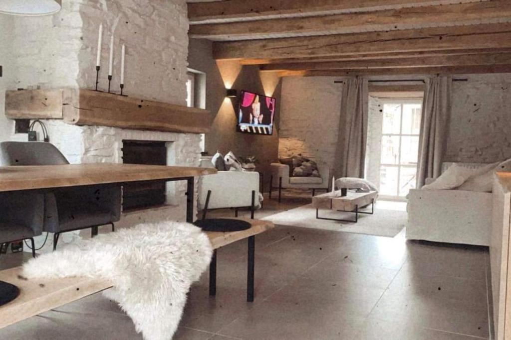 Charmante Maison De Vacances Vaux-sur-Sure エクステリア 写真