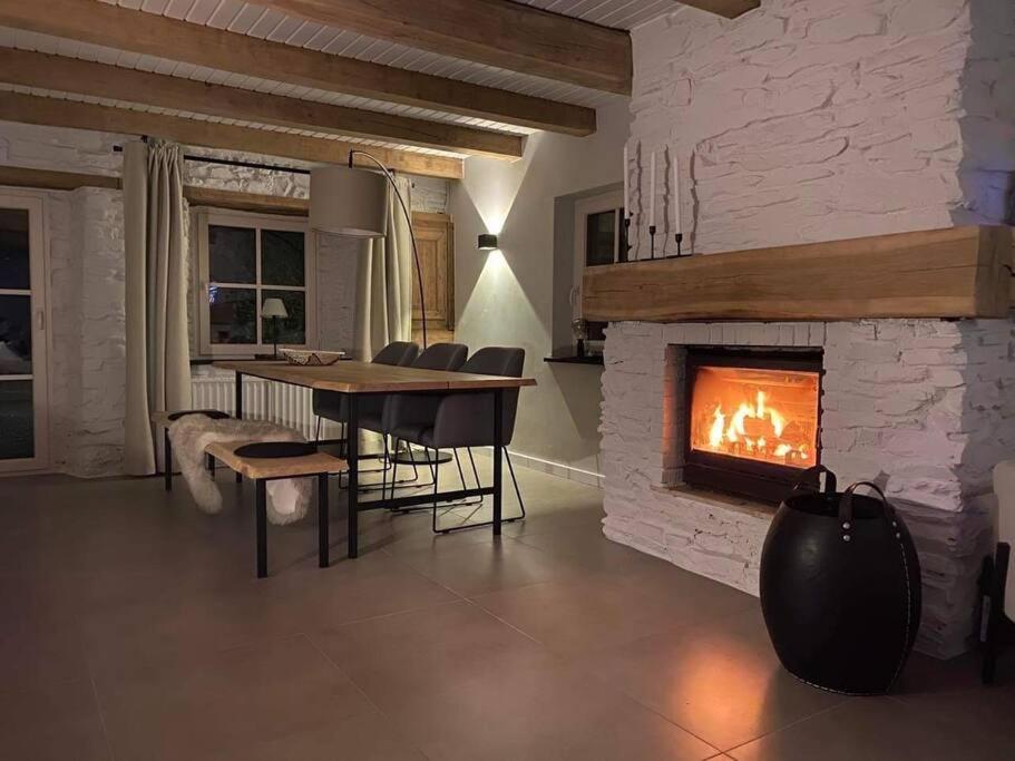 Charmante Maison De Vacances Vaux-sur-Sure エクステリア 写真